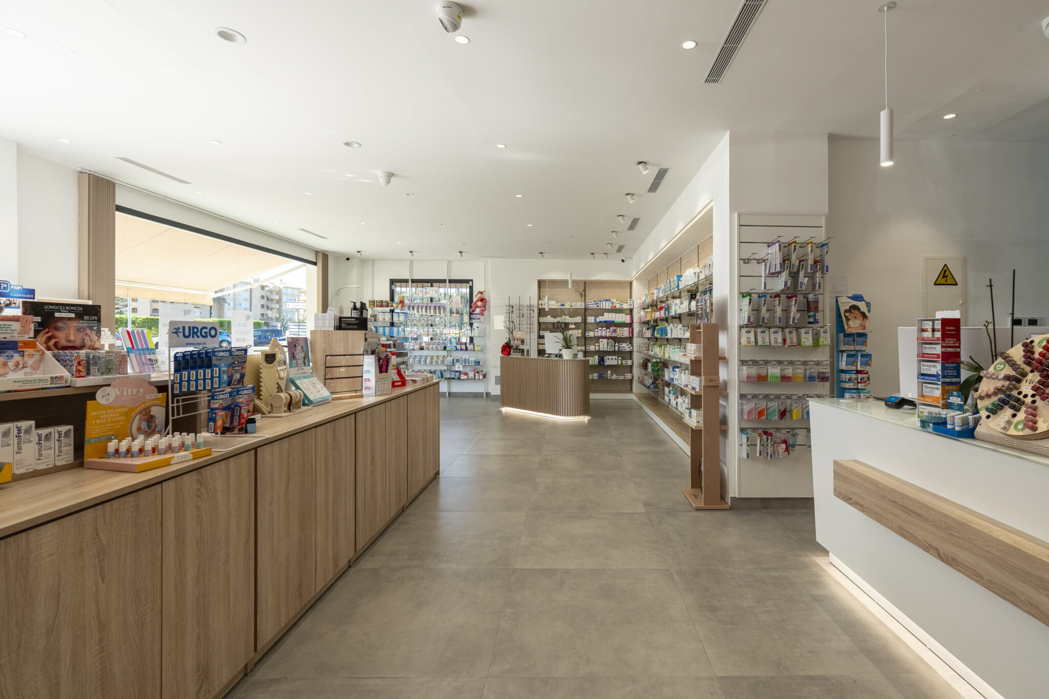 Farmacia Maioris Plano general lateral