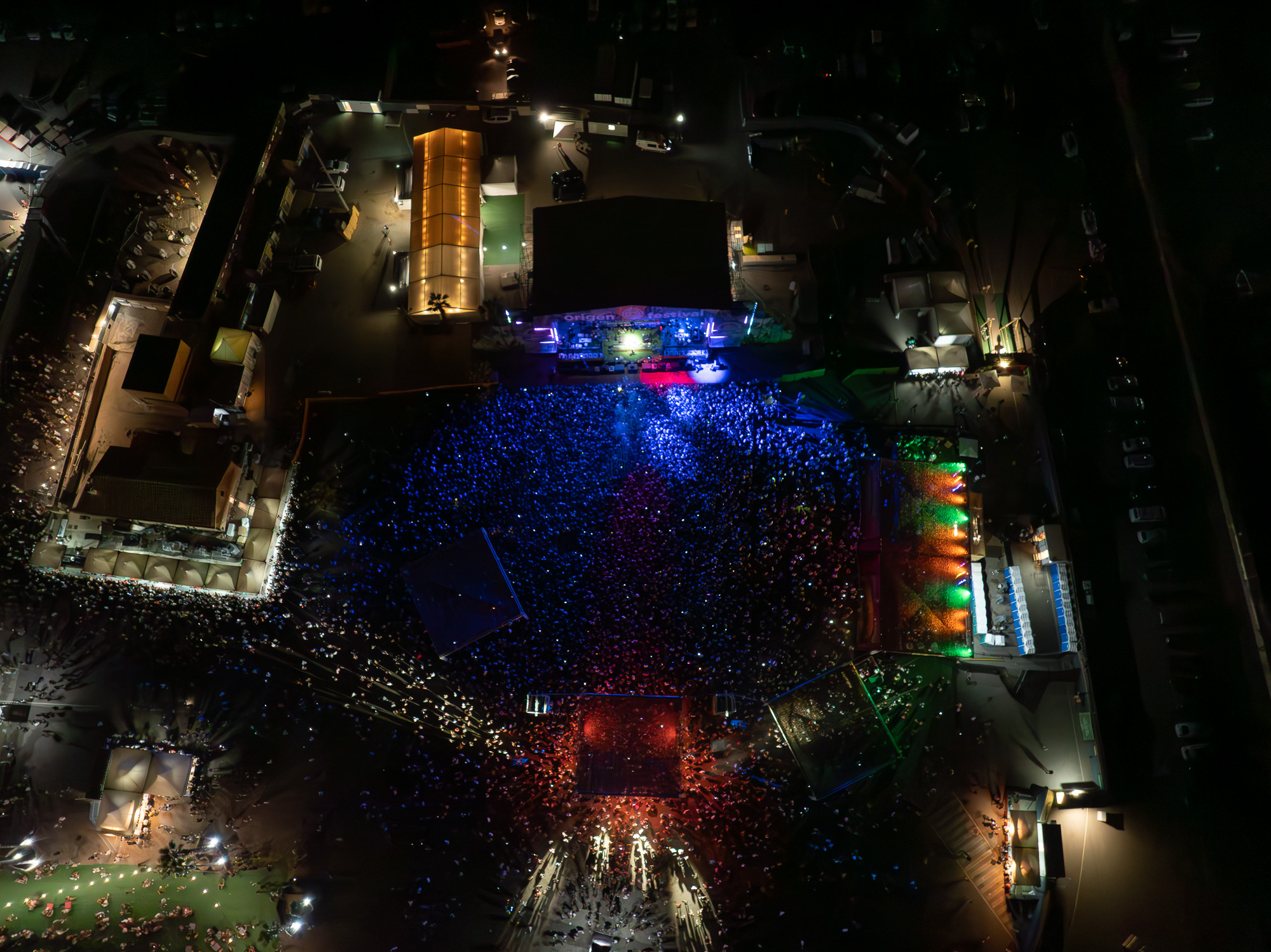 ORIGEN x ELROW Dron, cenital gran general. Noche
