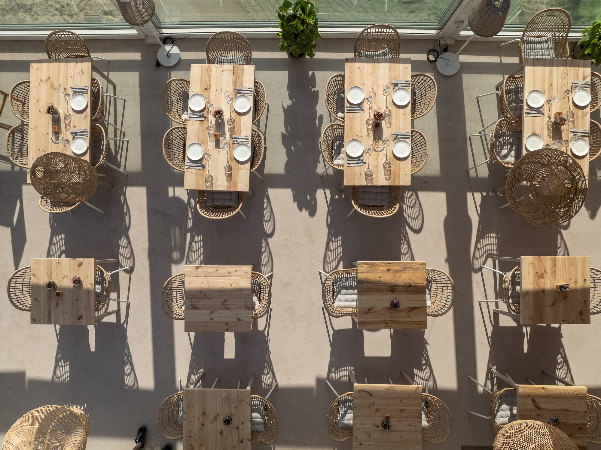 Restaurante grabación con dron profesional en Mallorca. Dron cenital bajo